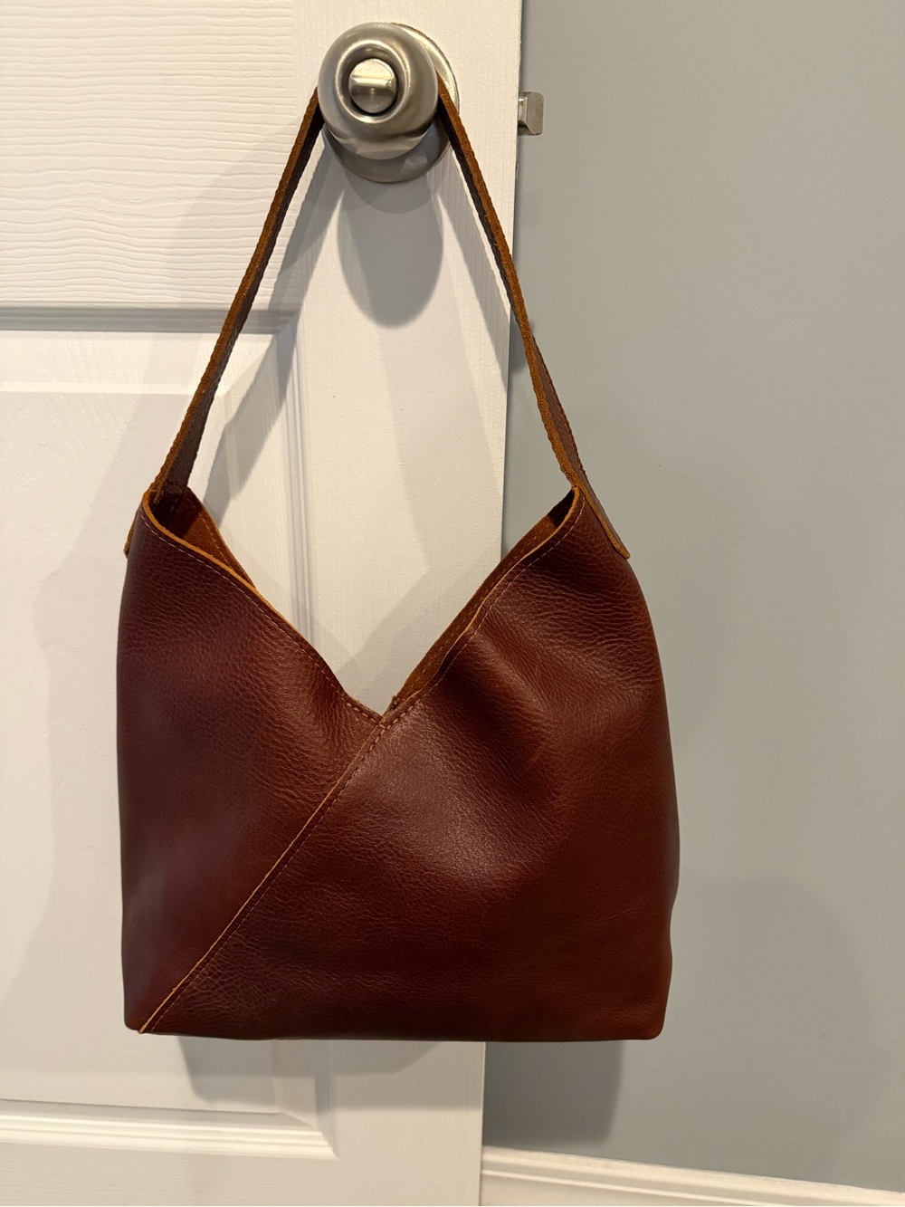 Portland Leather Saddle-Style Brown Shoulder Bag - Picture 2 of 8